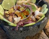 Foto del paso 1 de la receta: Aguachile de camarones y patas de mula