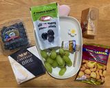 Gambar langkah 1 resipi Brie Cheese Platter DIY Bajet.