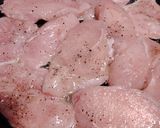 Borsos, fokhagymás csirkemell, gombás, sajtos szószban gluténmentesen recept fázis 2 fotója