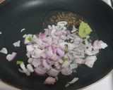 A picture of step 2 of Schezwan paneer bhurji chilla.