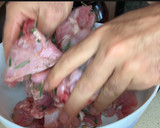 Foto del paso 2 de la receta: Conejo con hierbas y limón