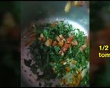 A picture of step 5 of Fried rice with spinach and pineapple.
