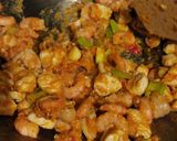 Foto langkah ke 2 dari resep Nasi Goreng Ayam & Udang Spesial.