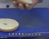 美式手作牛肉漢堡排貝果的食譜步驟2照片