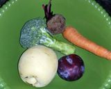 Foto langkah ke 1 dari resep 58. Diet, Detox Juice plum pear brocoli beet carrot.