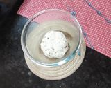 A picture of step 3 of Croissants Mathri.