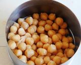 A picture of step 1 of Creamy avocado chickpea hummus.