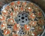 Foto langkah ke 4 dari resep Dimsum ayam udang wortel.