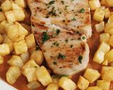 Foto del paso 3 de la receta: Filetes de Atún con sofrito de Tomate