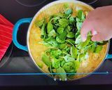 A picture of step 5 of Mullagatawny Soup.