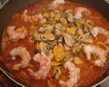 Foto del paso 10 de la receta: Salsa de frutos de mar con fideos