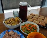 Foto langkah ke 5 dari resep Martabak telur sosis.