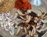 A picture of step 1 of Coconut+lasun chutney.