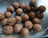 Foto del paso 4 de la receta: Galletitas veganas de cacao y leche de almendras