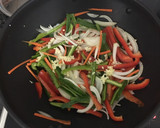 Foto del paso 2 de la receta: Spaghetti al wok con curry y verdura