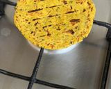 A picture of step 7 of Besan Ki Masaledar Khasta Roti 🫓.