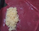Foto langkah ke 4 dari resep Dadar Gulung Milky Merah Putih🇮🇩.