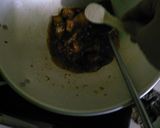 Foto langkah ke 4 dari resep Tumis ikan asin gabus.