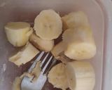 A picture of step 1 of Banana bread cake.