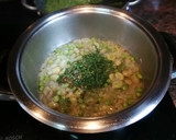 Foto del paso 5 de la receta: Crema de habas y guisantes frescos de la huerta