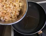Foto del paso 6 de la receta: Camarones congela3 ultra chilenos con lo que teníamos en el airbnb por wn