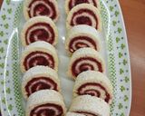Piskótatekercs recept fázis 7 fotója