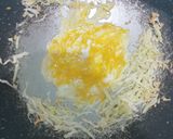 Foto langkah ke 1 dari resep Nasi Goreng Serundeng.