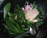 Foto langkah ke 5 dari resep Cah Daun Ginseng Cumi Asin.