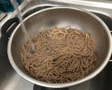 Foto del paso 3 de la receta: Chow Mein vegano con cacahuate y salsa agripicante