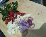 Foto langkah ke 1 dari resep Tumis kerang kupas.