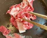 Foto del passaggio 2 della ricetta Carne in umido con patate alla giapponese "niku-jaga" 🥔