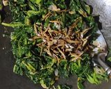 Foto langkah ke 5 dari resep Tumis daun pepaya teri.