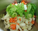 Foto del paso 2 de la receta: Crema fría de verduras con brevas a la plancha y cerezas
