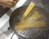 大蝦菠菜蘑菇意粉 附「實作影片」的食譜步驟4照片