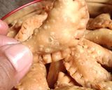 Foto langkah ke 6 dari resep Pastel Keju Mini.