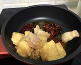 A picture of step 8 of Pork Belly With Arrowhead Root In XO Sauce.