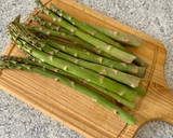 Foto del paso 1 de la receta: Espárragos trigueros a la plancha perfectos!!