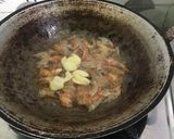 Foto langkah ke 2 dari resep Infusan minyak udang.