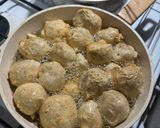 Foto langkah ke 3 dari resep Bakso Goreng Kuah Bening.