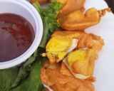 A picture of step 3 of Egg pakoray.