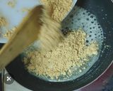 A picture of step 2 of Roasted peanutcups with banofee mousse!.