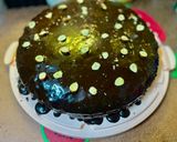 صورة لخطوة 8 من وصفة تورته شوكولاته بصوص رهيب 🎂