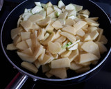 Foto del paso 2 de la receta: Tortilla de patatas y calabacín