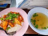 ข้าวต้มแห้งปลากะพงลวก&ทอดกรอบ น้ำจิ้มรสเด็ด