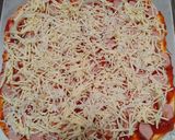 Foto langkah ke 6 dari resep Homemade Pizza.