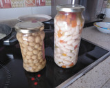 Foto del paso 4 de la receta: Ensalada templada de legumbres en cama de cebolla y puerro