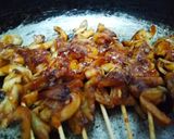 Foto langkah ke 8 dari resep Sate Jamur Saus Kacang.