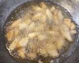 खुसखुशीत शंकरपाळी (shankarpali recipe in marathi) रेसिपी स्टेप 5 फोटो 