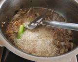 A picture of step 3 of Sprouted Methi Pulav.