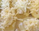 صورة لخطوة 2 من وصفة بطاطا بالجبن 🥔وأسياخ دجاج مشوية 🍗🍗🍗🍗🍗😋